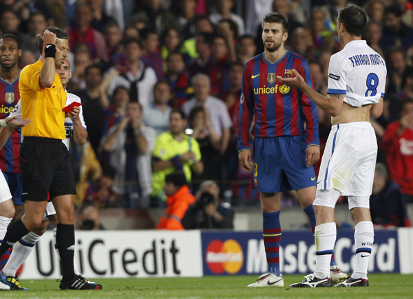 歐冠：10人國米0:1小負(fù)巴薩仍晉級 時(shí)隔38年進(jìn)決賽