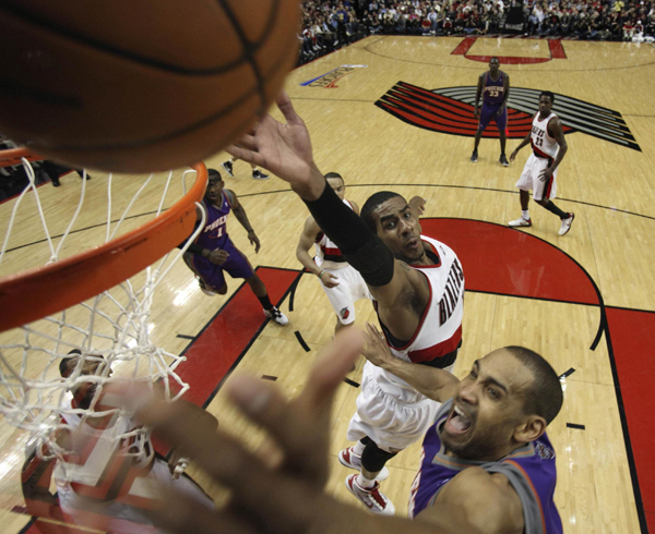 NBA：馬刺刺痛小牛 太陽(yáng)灼傷開(kāi)拓者 雙雙4:2晉級(jí)