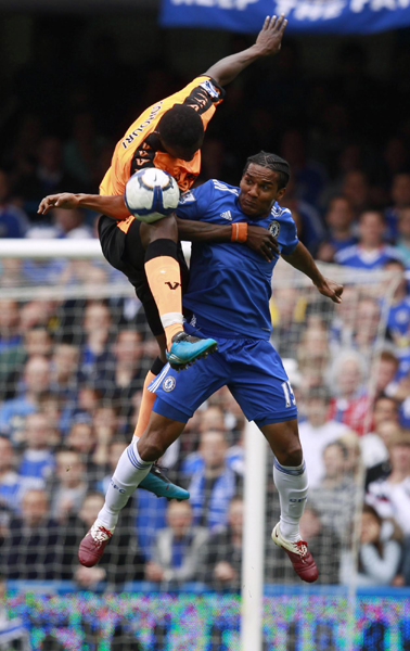 英超:切爾西力壓曼聯(lián)1分 第四次奪冠