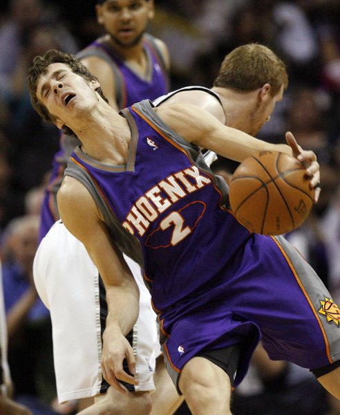 NBA：“獨(dú)眼”納什帶太陽率先晉級(jí) 馬刺被0:4橫掃