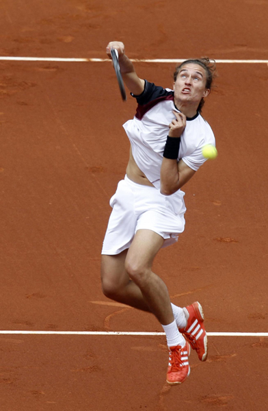 馬德里賽：納達爾苦戰(zhàn)過關 小威遭逆轉出局