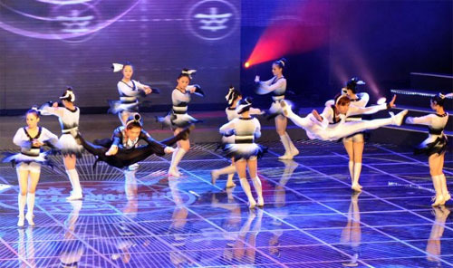 亞運(yùn)拉拉隊(duì)全國(guó)選拔賽舞蹈拉拉隊(duì)總決賽在廣州舉行