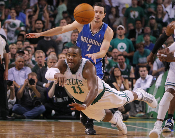 NBA：魔術(shù)拒絕被橫掃 客場(chǎng)加時(shí)險(xiǎn)勝凱爾特人