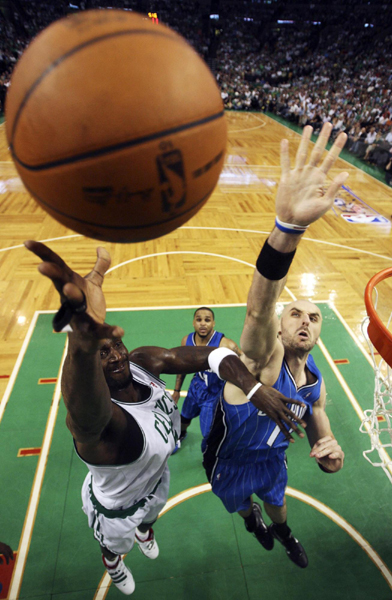 NBA：魔術(shù)拒絕被橫掃 客場加時(shí)險(xiǎn)勝凱爾特人