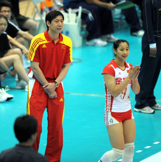 女排精英賽:中國(guó)隊(duì)3:0完勝多米尼加