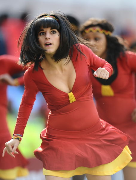 揭秘南非世界杯最靚風(fēng)景線：土著美女組性感啦啦隊(duì)