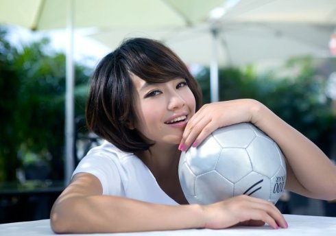 美女主播朱丹哭別法蘭西