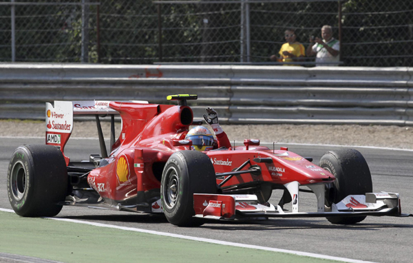 F1意大利站：阿隆索逆轉(zhuǎn)奪冠 漢密爾頓撞車退出