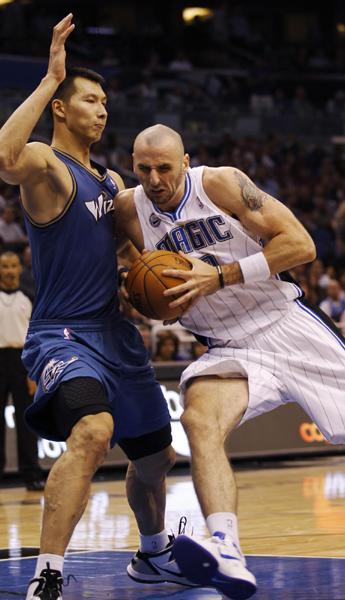 奇才揭幕戰(zhàn)客場慘敗魔術(shù) 阿聯(lián)首秀替補(bǔ)6分5板