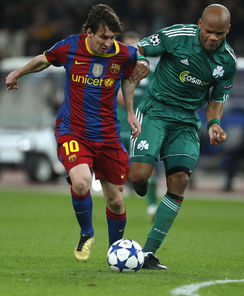 歐冠：國(guó)米終止五場(chǎng)不勝 巴薩奪小組頭名