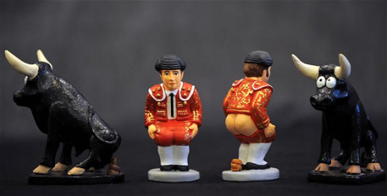 眾星玩偶蹲坑“排便”