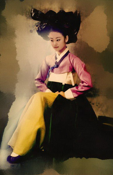 金妍兒穿韓服拜年