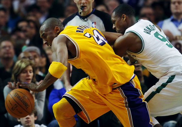 科比23分湖人成功復(fù)仇 阿倫3分創(chuàng)紀(jì)錄難救綠衫軍