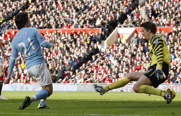 英超：魯尼超級(jí)世界波絕殺納尼傳射 曼聯(lián)2:1勝曼城