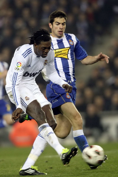 西甲:卡西閃電紅牌C羅助絕殺 皇馬差5分緊追巴薩