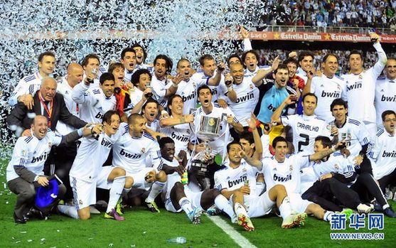 高清-C羅加時(shí)絕殺 皇馬1-0勝巴薩時(shí)隔18年奪冠