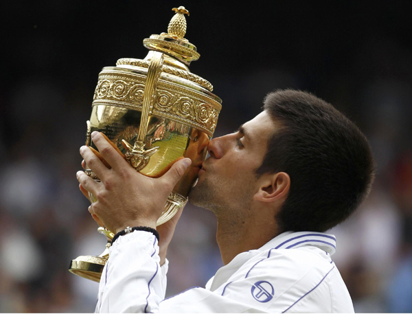 小德終結(jié)費納8年壟斷 溫網(wǎng)首度折桂慶祝登頂世界第一