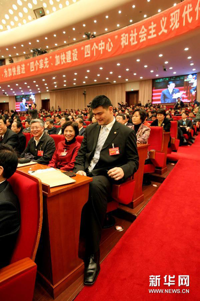 姚明當選上海政協(xié)委員出席會議