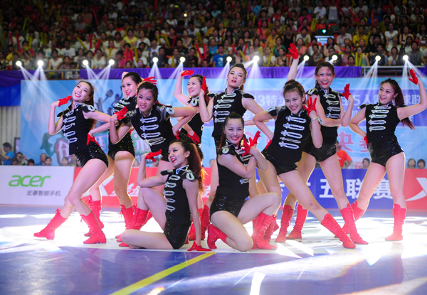 特步大五總決賽完美落幕 校園足球攜足球啦啦隊玩轉(zhuǎn)賽場